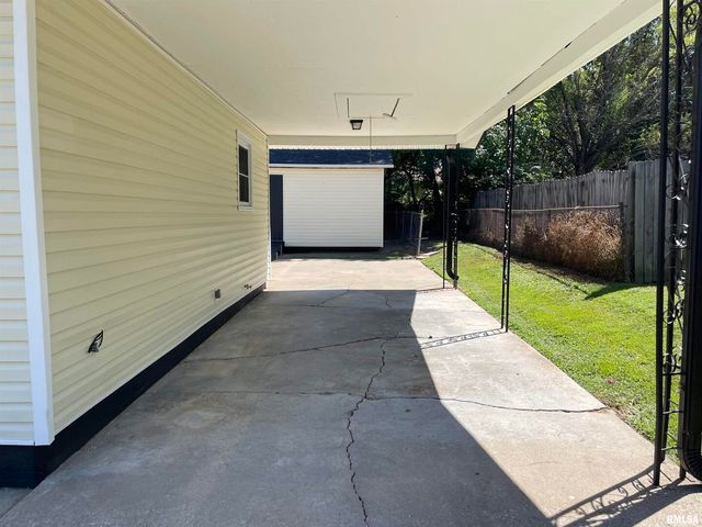 319 LINDSEY Street, Metropolis, IL 62960