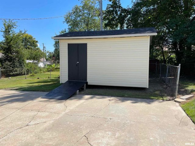 319 LINDSEY Street, Metropolis, IL 62960