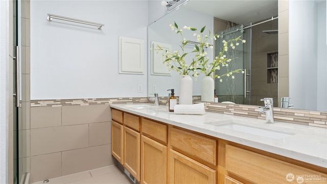 8321 Putters Court, Arlington, WA 98233