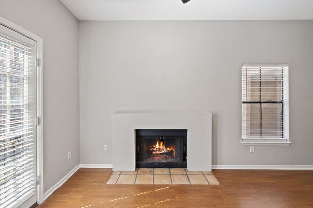 712 Graham PL 205, Austin, TX 78705