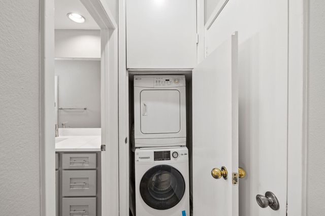 712 Graham PL 205, Austin, TX 78705