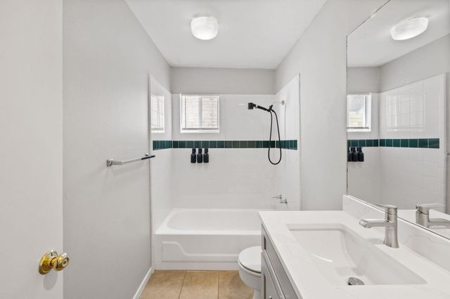 712 Graham PL 205, Austin, TX 78705