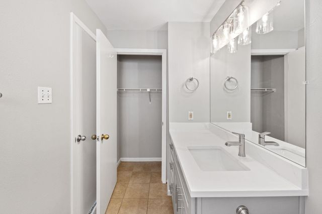 712 Graham PL 205, Austin, TX 78705