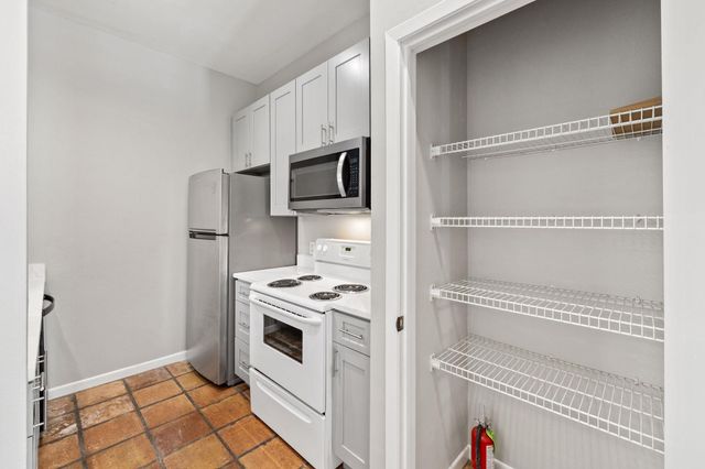 712 Graham PL 205, Austin, TX 78705