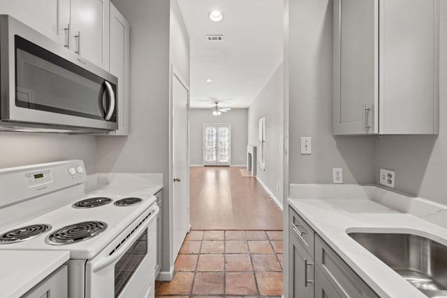 712 Graham PL 205, Austin, TX 78705