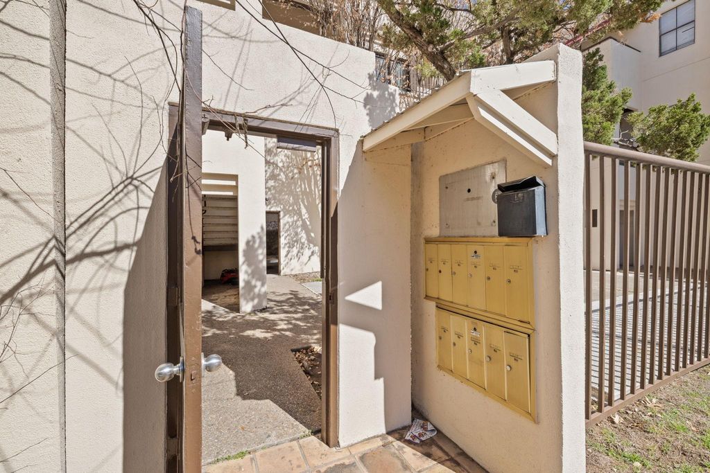 712 Graham PL 205, Austin, TX 78705