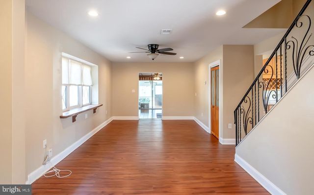 2524 LAKESIDE DR, Williamstown, NJ 08094