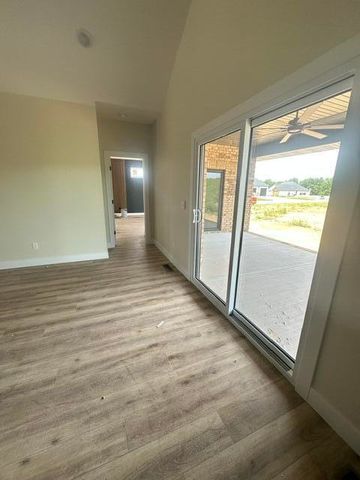 1797 E Skyline Avenue, Ozark, MO 65721