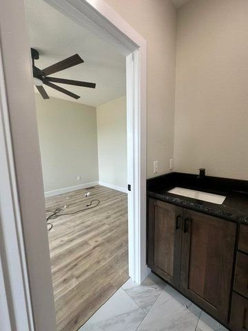 1797 E Skyline Avenue, Ozark, MO 65721
