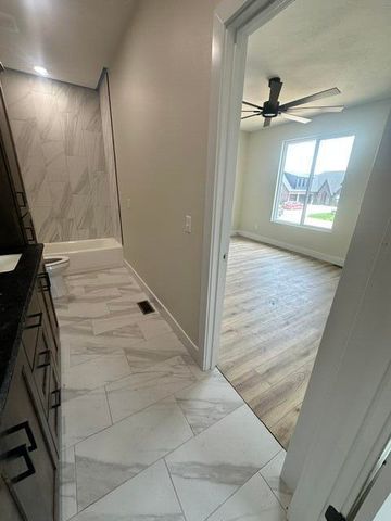 1797 E Skyline Avenue, Ozark, MO 65721
