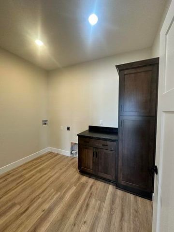 1797 E Skyline Avenue, Ozark, MO 65721