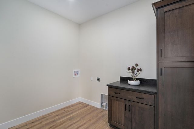 1797 E Skyline Avenue, Ozark, MO 65721