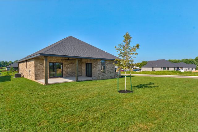 1797 E Skyline Avenue, Ozark, MO 65721