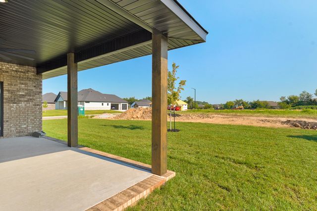 1797 E Skyline Avenue, Ozark, MO 65721