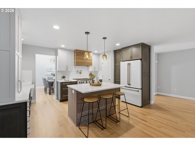 15990 Nw RONDOS Dr, Portland, OR 97229