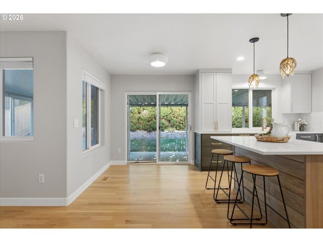 15990 Nw RONDOS Dr, Portland, OR 97229