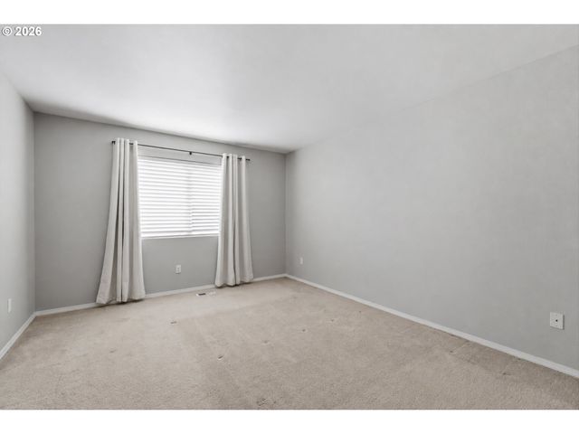 15990 Nw RONDOS Dr, Portland, OR 97229
