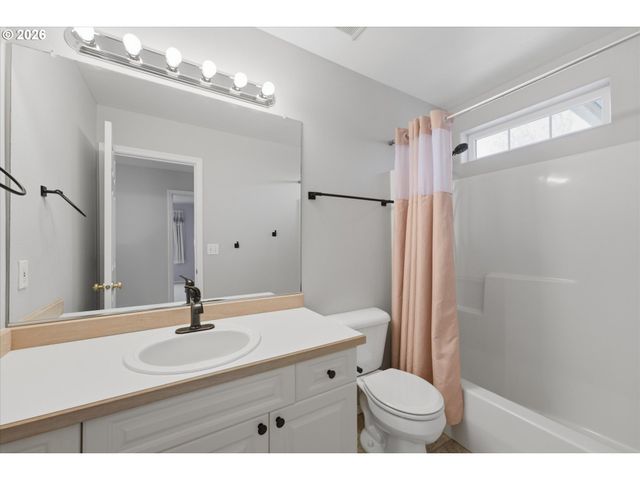 15990 Nw RONDOS Dr, Portland, OR 97229