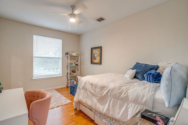 2700 Mccart Avenue, Fort Worth, TX 76110