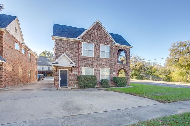 2700 Mccart Avenue, Fort Worth, TX 76110