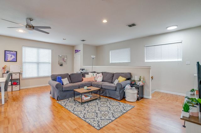 2700 Mccart Avenue, Fort Worth, TX 76110