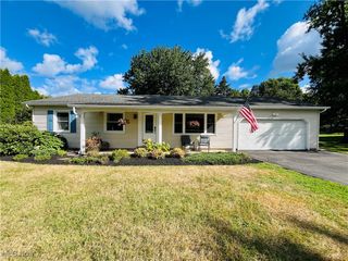 224 Square Drive, Madison, OH 44057