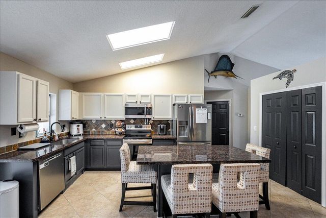 279 SW Glenwood Drive, Port St. Lucie, Port St Lucie, FL 34984