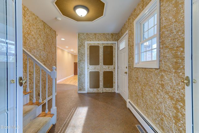 34 Sweetbrier Drive, Clifton Park, NY 12019