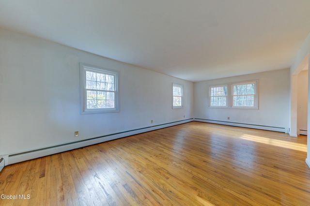 34 Sweetbrier Drive, Clifton Park, NY 12019