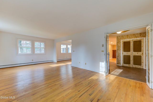 34 Sweetbrier Drive, Clifton Park, NY 12019