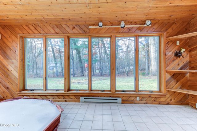 34 Sweetbrier Drive, Clifton Park, NY 12019