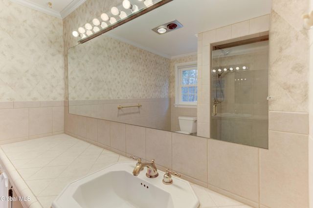 34 Sweetbrier Drive, Clifton Park, NY 12019