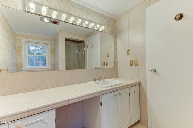 34 Sweetbrier Drive, Clifton Park, NY 12019