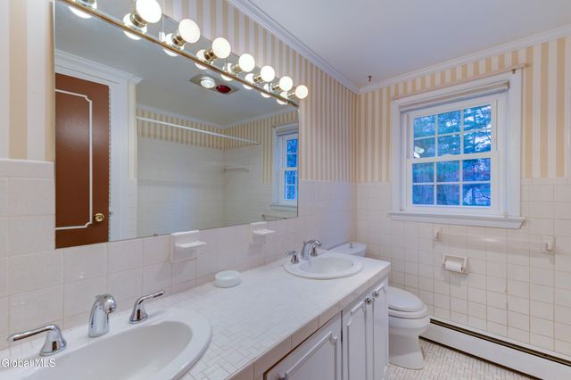 34 Sweetbrier Drive, Clifton Park, NY 12019