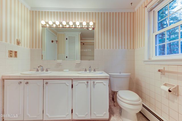 34 Sweetbrier Drive, Clifton Park, NY 12019