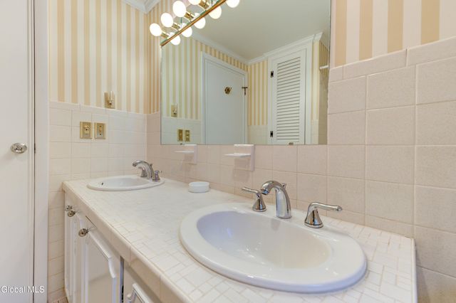 34 Sweetbrier Drive, Clifton Park, NY 12019