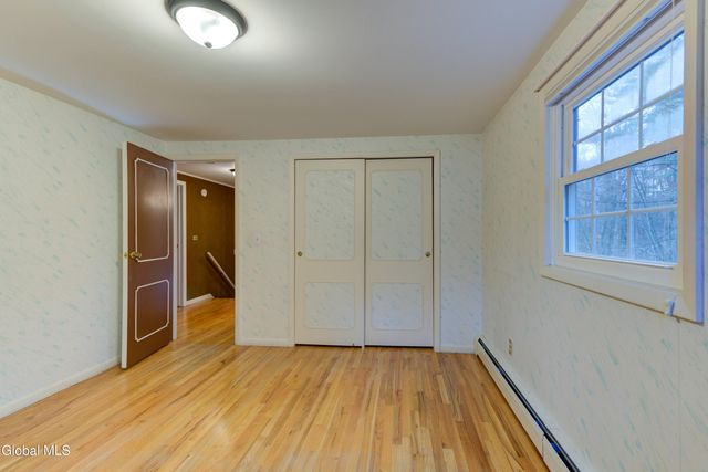 34 Sweetbrier Drive, Clifton Park, NY 12019