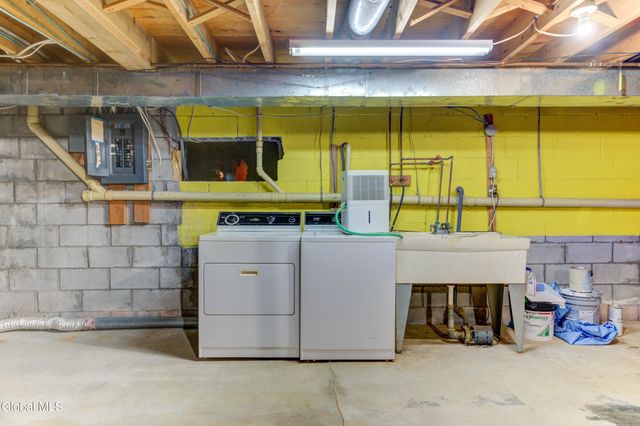 34 Sweetbrier Drive, Clifton Park, NY 12019