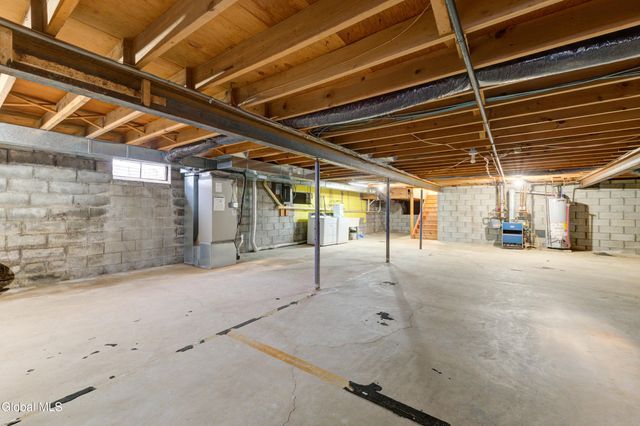 34 Sweetbrier Drive, Clifton Park, NY 12019