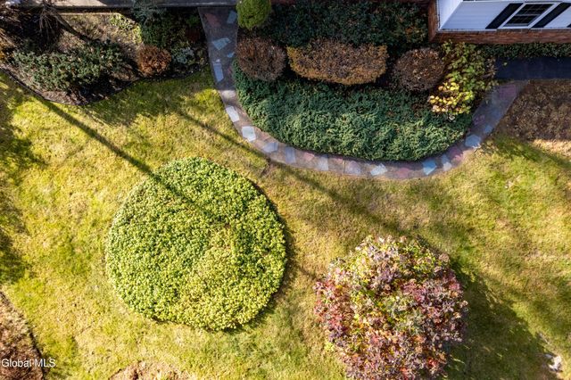 34 Sweetbrier Drive, Clifton Park, NY 12019