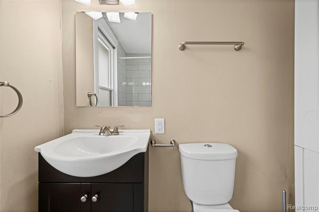 3048 Andre Street, Keego Harbor, MI 48320