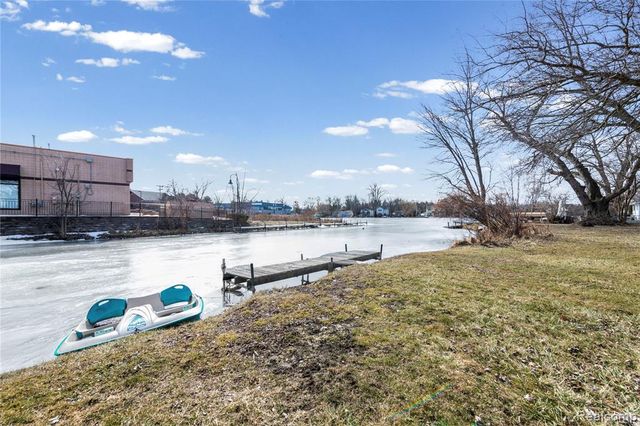 3048 Andre Street, Keego Harbor, MI 48320