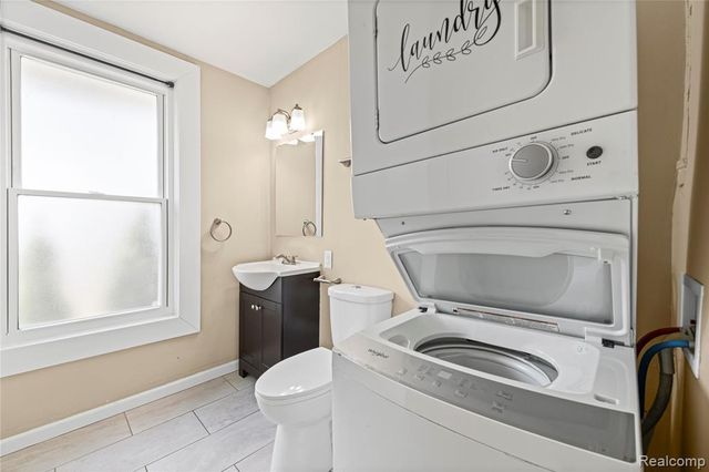 3048 Andre Street, Keego Harbor, MI 48320