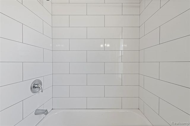 3048 Andre Street, Keego Harbor, MI 48320