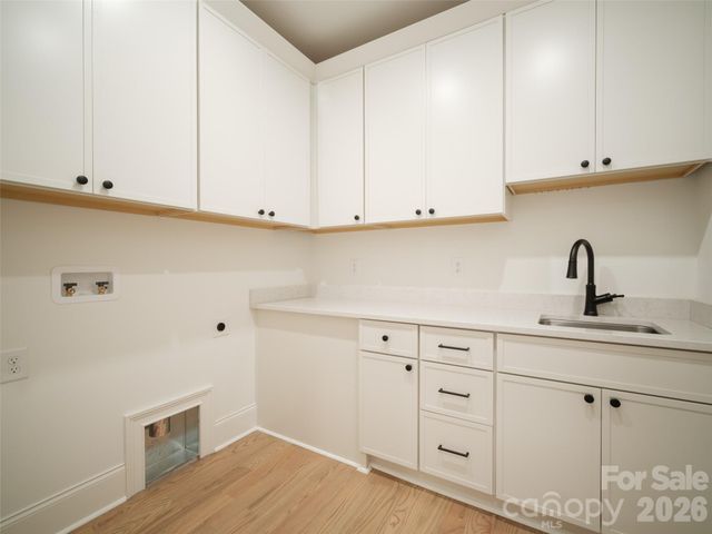 4004 Nettie Court, Charlotte, NC 28211