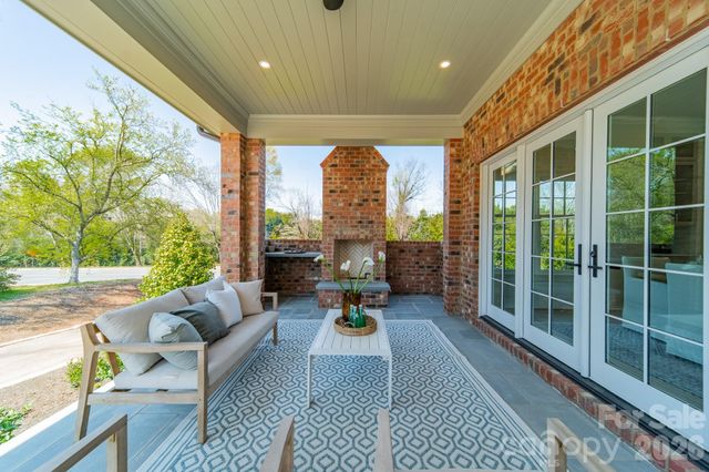 4004 Nettie Court, Charlotte, NC 28211