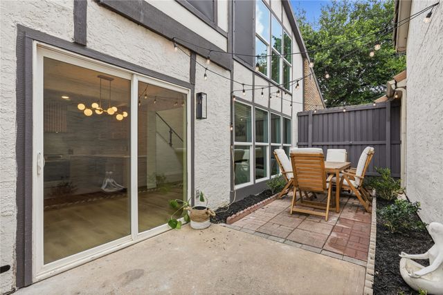 17118 Planters Row, Addison, TX 75001