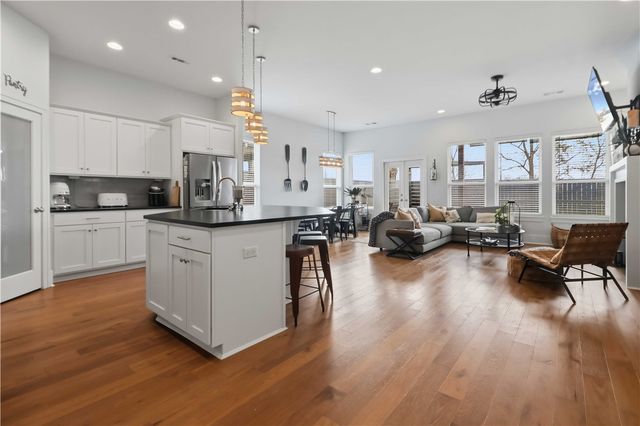 2803 SW Hampton Avenue, Bentonville, AR 72713