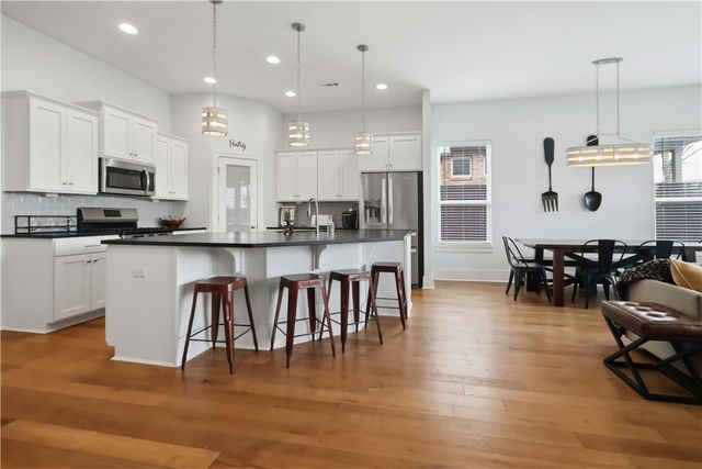 2803 SW Hampton Avenue, Bentonville, AR 72713