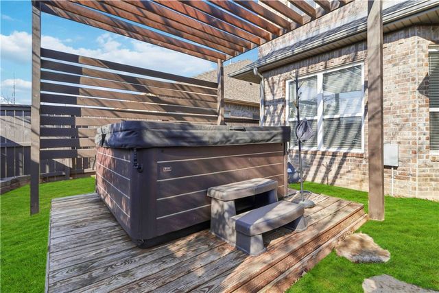 2803 SW Hampton Avenue, Bentonville, AR 72713